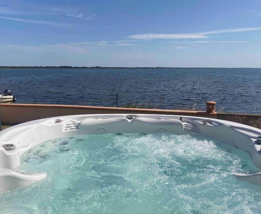 Villa Avec Spa & Vue Panomarique Sur L'Etang Perols Exterior photo