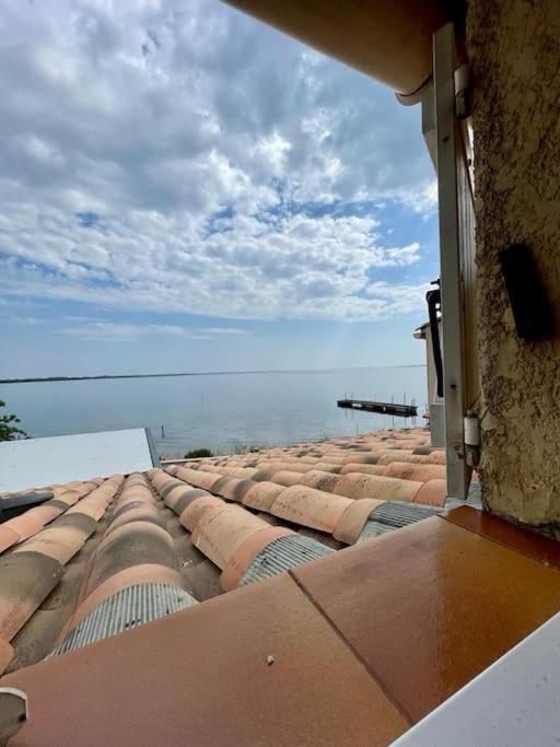 Villa Avec Spa & Vue Panomarique Sur L'Etang Perols Exterior photo